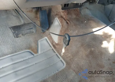 1997 GMC Sierra 1500 Sl Wideside z USA, uszkodzony, nr VIN 1GTEC19R6VE551743